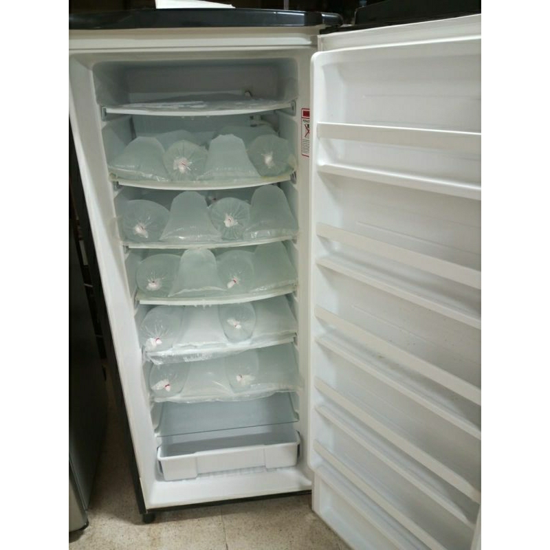 Freezer Es Batu Aqua AQF- S6 bekas/second (6 rak)  garansi masih 5 tahun