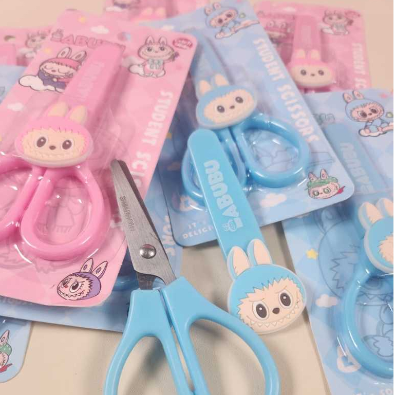 

Vanilleshop - 1 Lusin Gunting Tutup Anak Karakter Labubu Premium isi 12 pcs