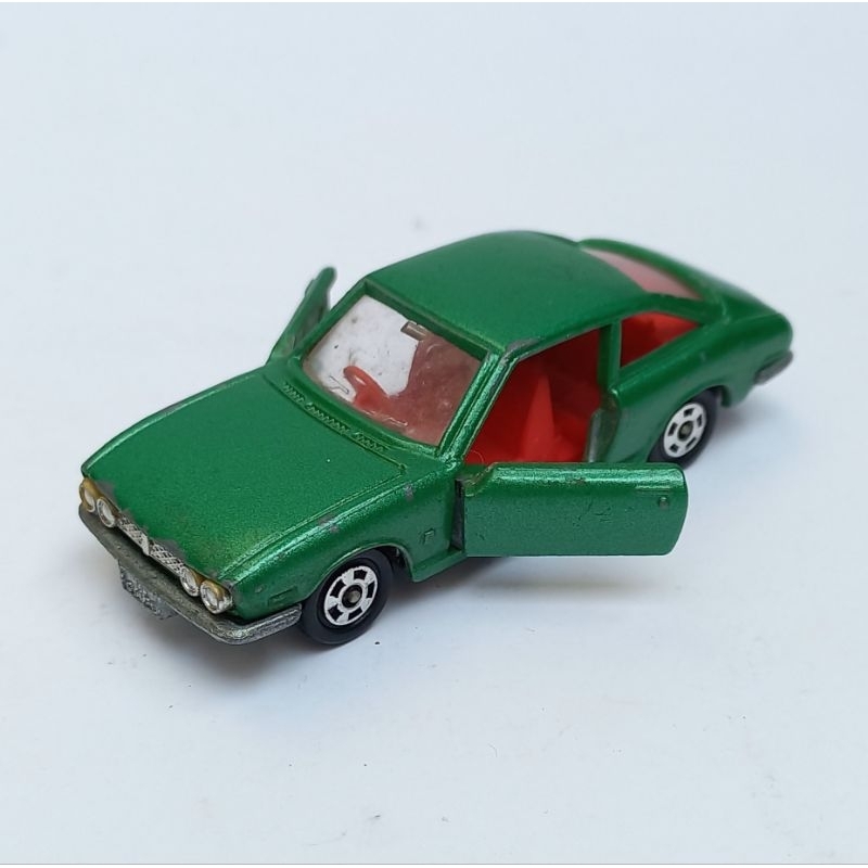 tomica isuzu 117 coupe no.10 made in japan loose diecast