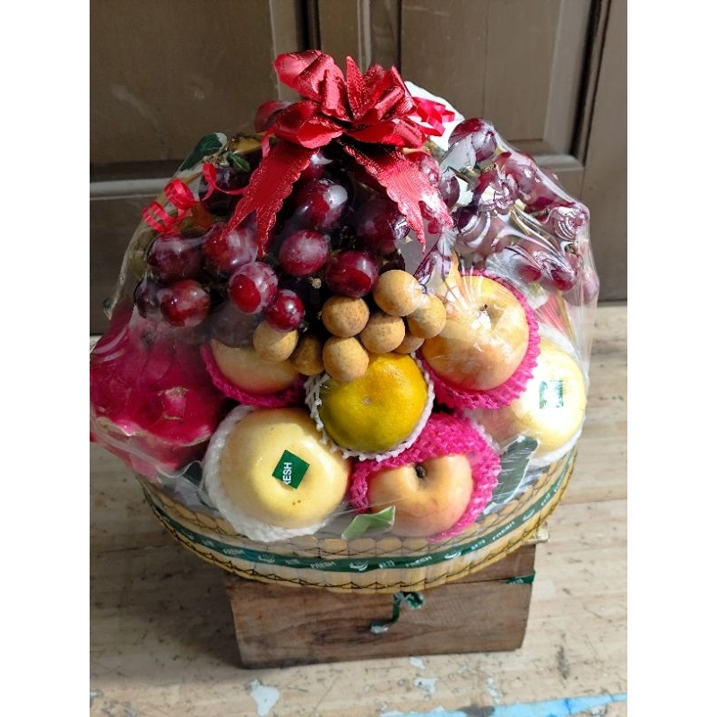 

Parcel Natal 2024 / Orang sakit Semoga Lekas sembuh / Parcel Buah Solo Raya parsel buah dan Vit. Hampers Buah Solo Bingkisan Natal Surakarta Parcel parsel Hampers Natal Solo