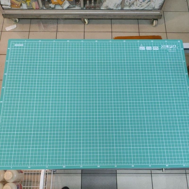 

OLFA CM-A2 Matras Alas Potong Cutter 60 cm x 43 cm x 2 mm Cutting Mat 23" x 17