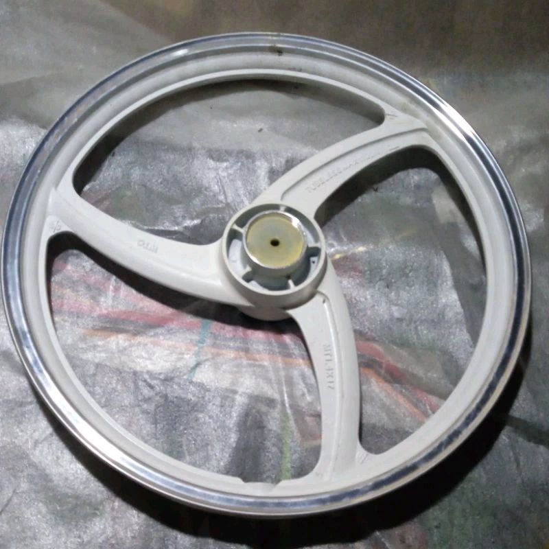 velg original WTC classic palang 3 lubang piringan cakram 5 untuk supra bisa juga di aplikasikan unt