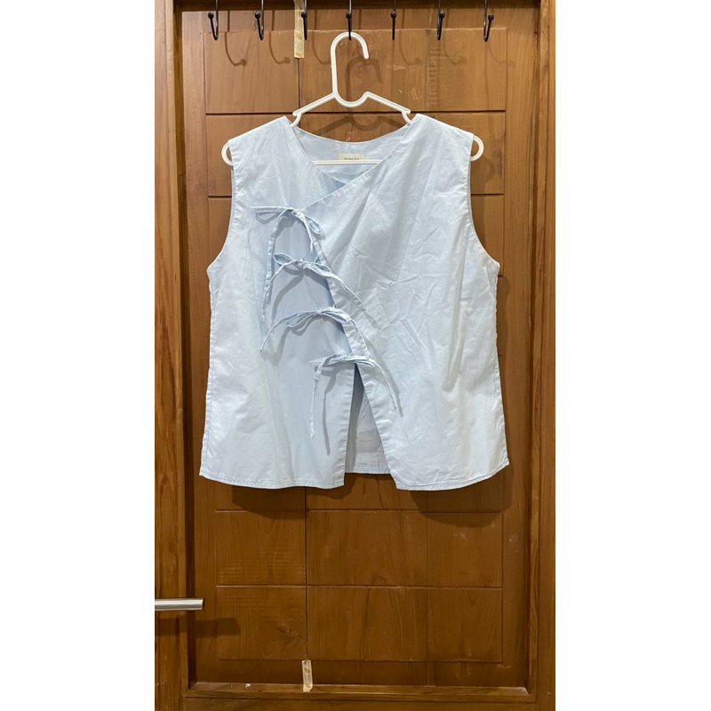 Preloved coquette sleeveless top