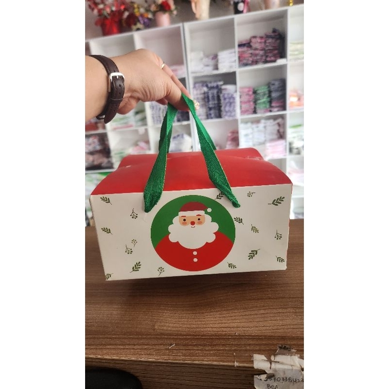 

KOTAK HAMPER NATAL TEBAL