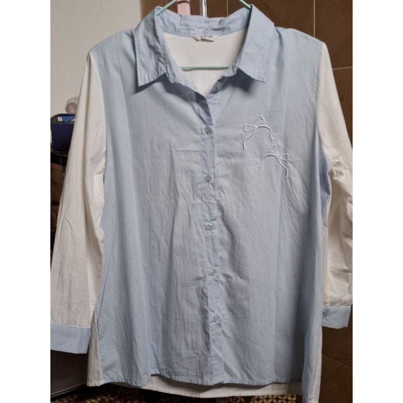 Preloved Kemeja Putih Biru by Mayoutfit