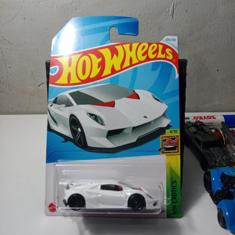 HOT WHEELS LAMBORGHINI SESTO ELEMENTO