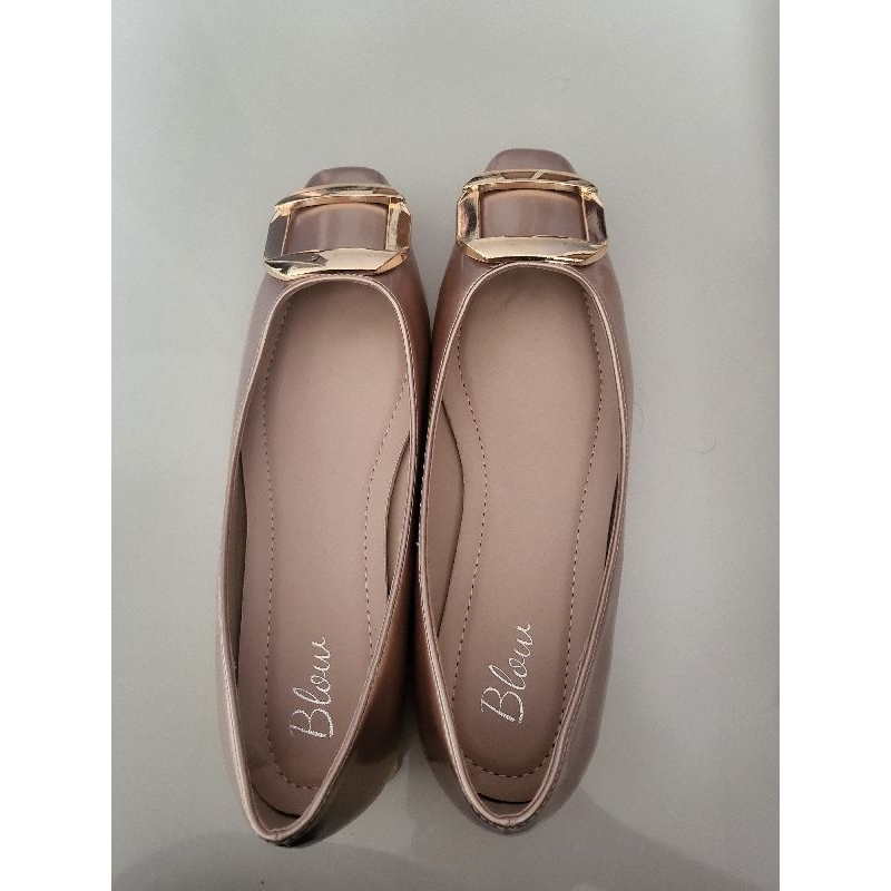 Sepatu Merk Blow-Baru