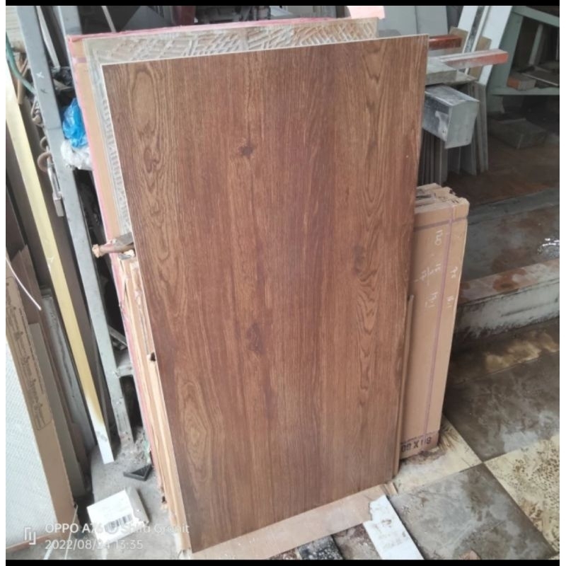 Granit Lantai bordes tangga motif kayu 120 x120