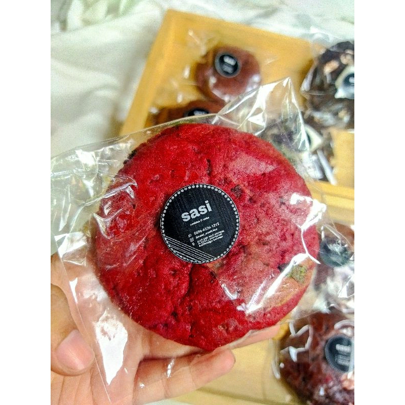 

sasi soft cookies red velvet cream cheese