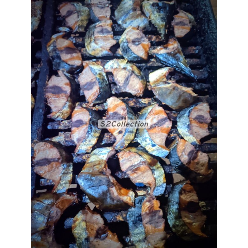 

Ikan asap tongkol / Ikan panggang tongkol / Ikan asap pekalongan