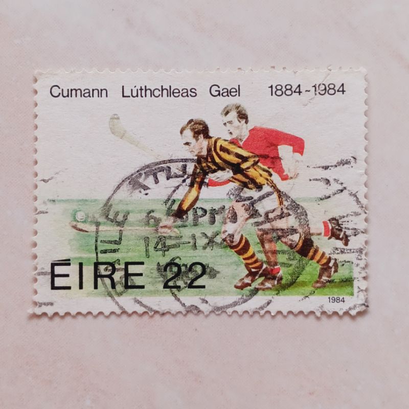 

(AD) Perangko Irlandia 1984 Centenary of Gaelic Athletic Association - Hurling - 1884-1984 22 penny Used