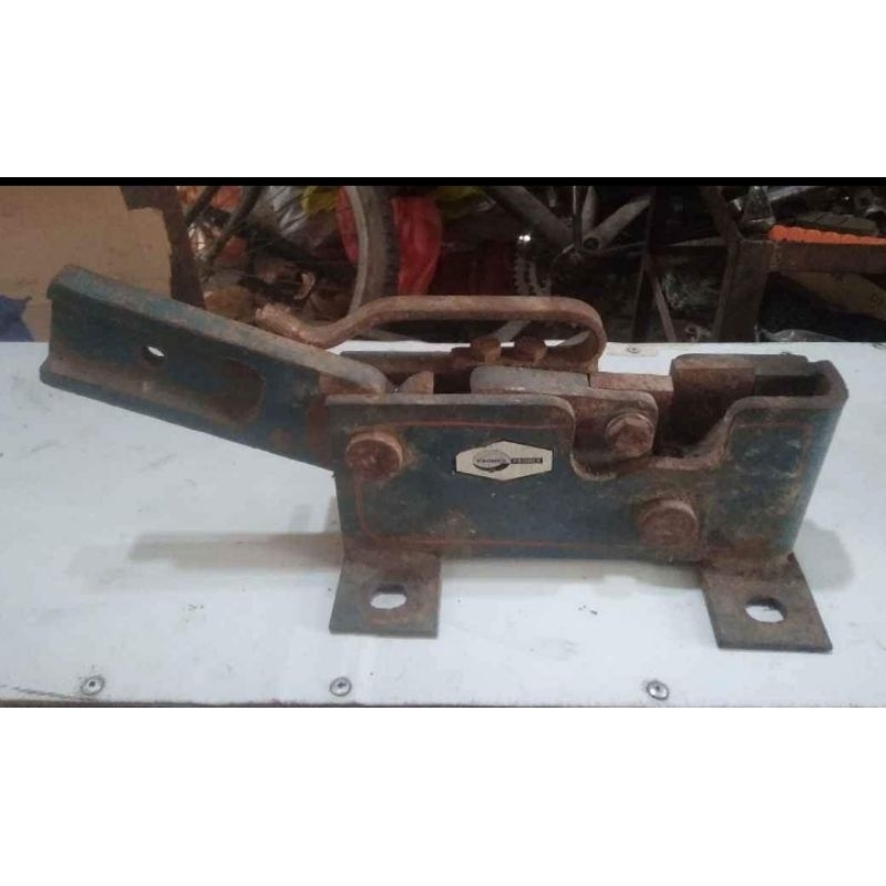 Pemotong besi beton merk PROHEX (bekas)