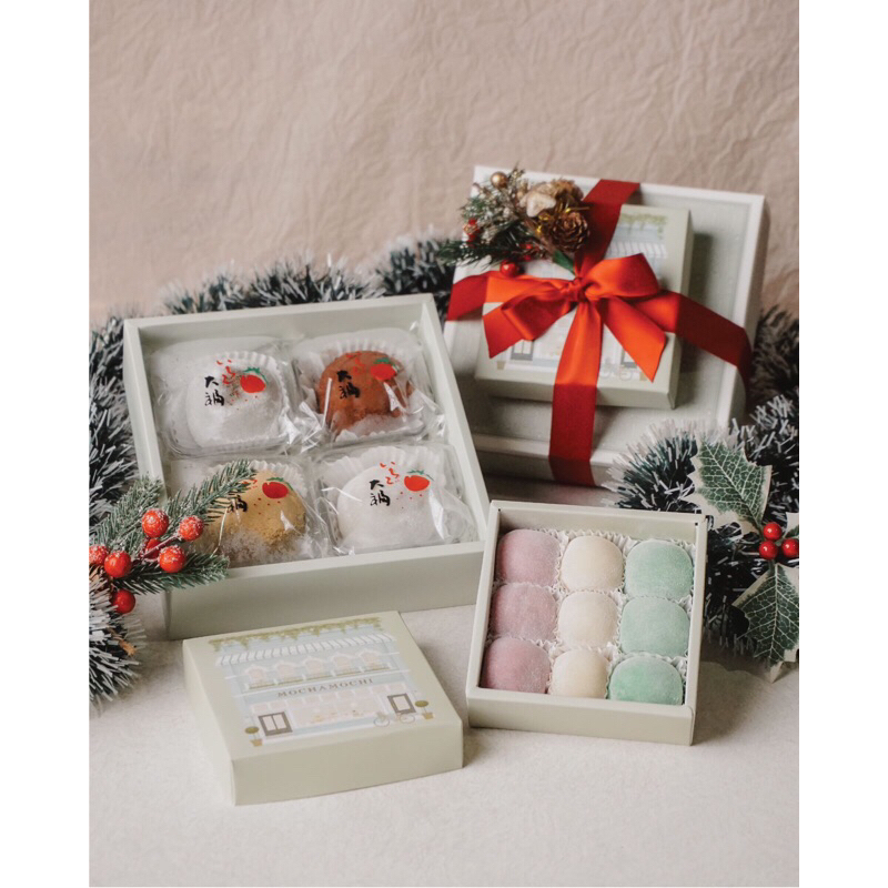 

Mochamochi Christmas Hampers A