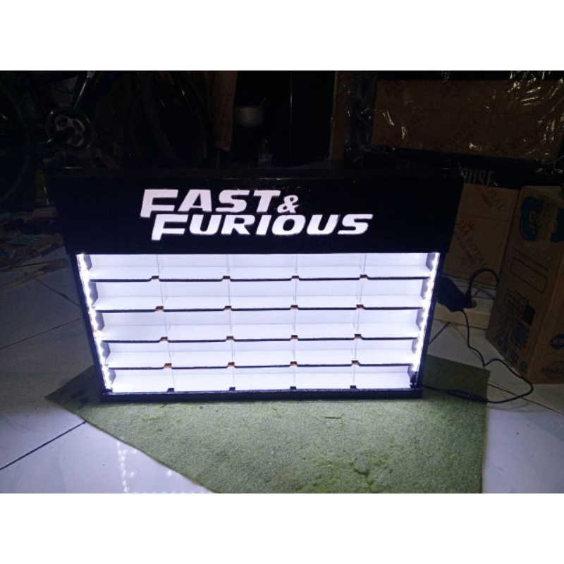 rak hotwheels grid isi 25slot+LED+penutup akrilik