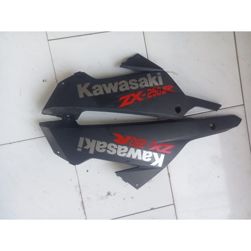 Undercowl kanan kiri sayap bawah andercol body fairing Kawasaki ninja 250 fi full set kanan kiri ori