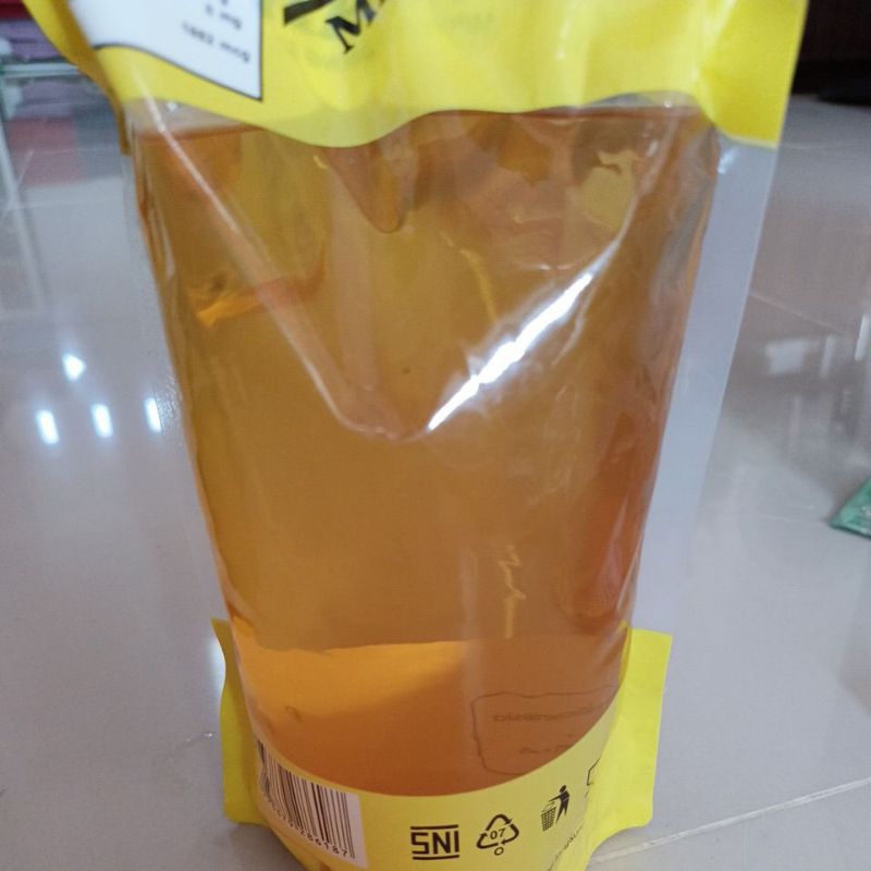 

MINYAK GORENG REFIL KEMASAN 1 LITER