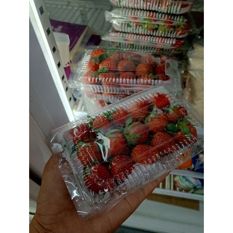 

STROBERI BUAH SEGAR/ STROBERI