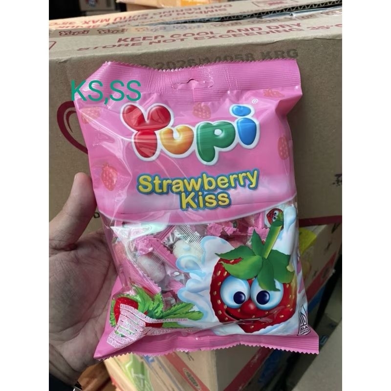 

SS - 1 Pack Yupi Zak / Yupi Kiss Stroberi