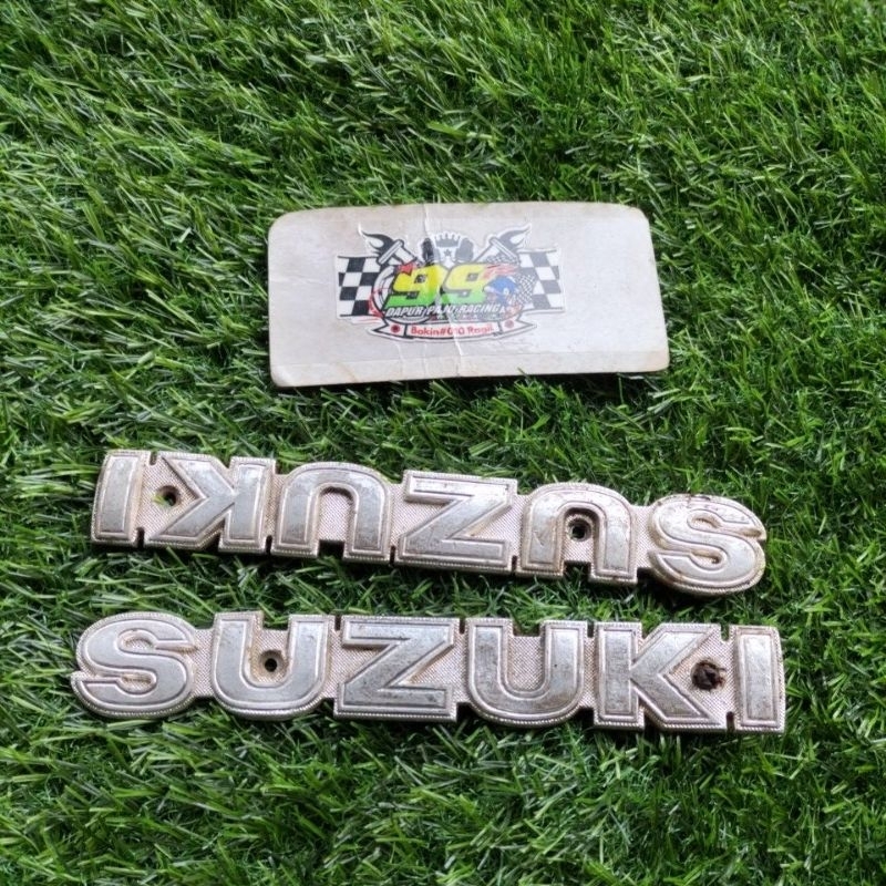 emblem tangki Suzuki A100 Suzuki TRS original