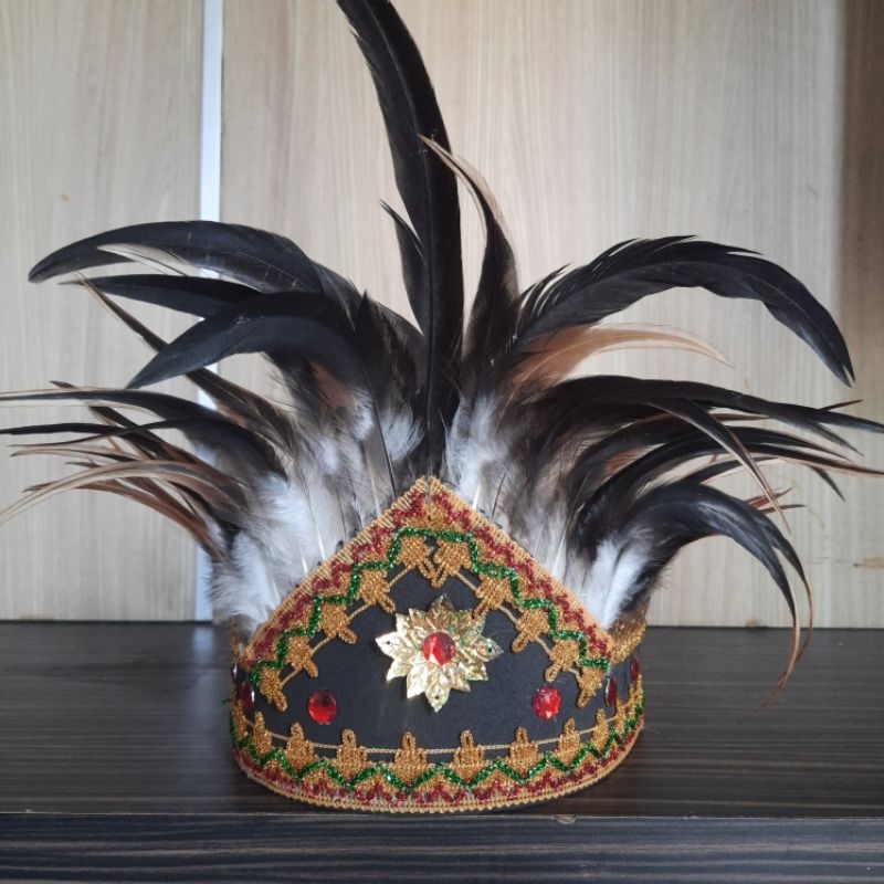 Mahkota Adat Dayak Kalimantan