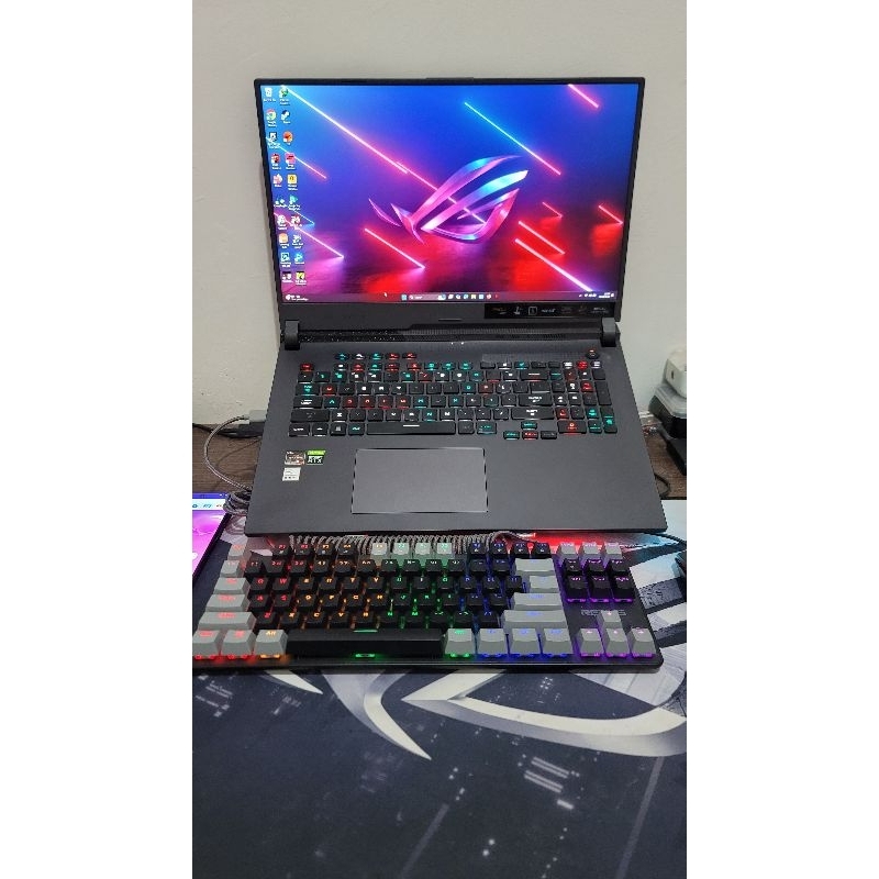 asus rog g17 Ryzen 7 6800H RAM 16GB RTX3060 semua game rata kanan mulus likenew fullset asus indones