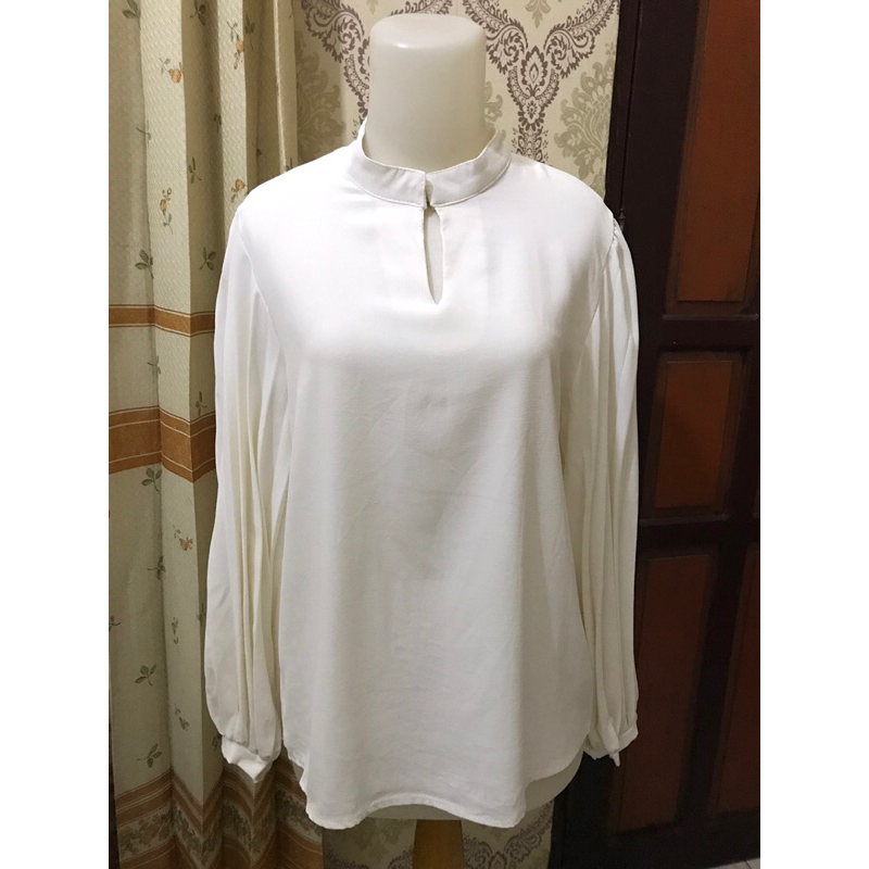 Zashi by Zaskia & Shireen Sungkar Blouse Puff Broken White [PRELOVED]