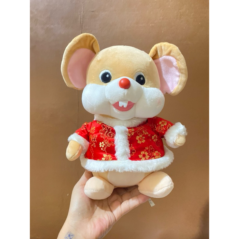 Boneka Karakter Tikus kostum Imlek size 28cm / Boneka Tikus kostum Cheongsam / Boneka Tikus kostum M