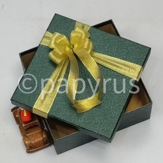 

PAPYRUS 25x25 Tinggi 10cm Kotak Kado Gift Box Hadiah V2