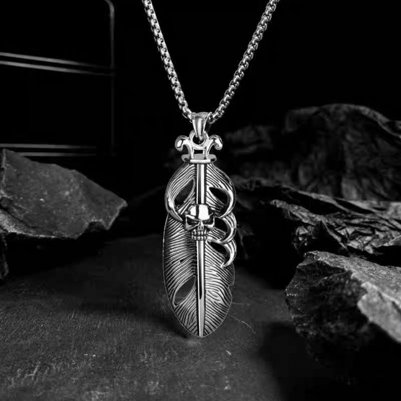 Liontin Hip Hop Bulu Tengkorak Daun Titanium Steel Anti Karat - Kalung Keren Pria Wanita