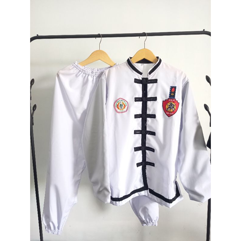 Sakral Warga Putih - Ikspi Kera Sakti