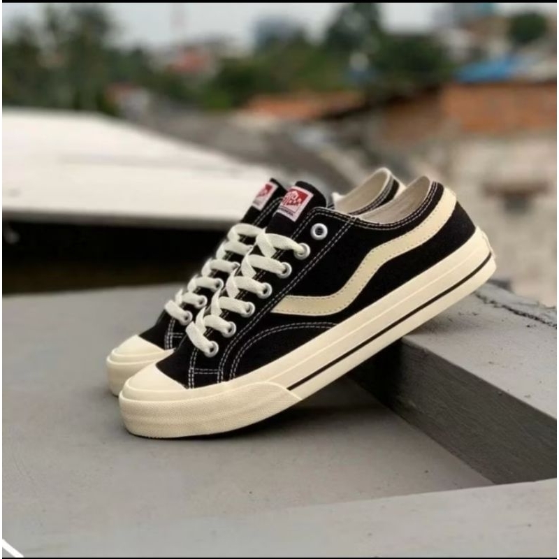 Sepatu Ventela / Sepatu Sekolah / Sepatu Pria Wanita / Sepatu Hitam Putih / Sepatu Casual / Ventela