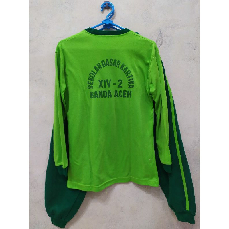 Baju olahraga preloved