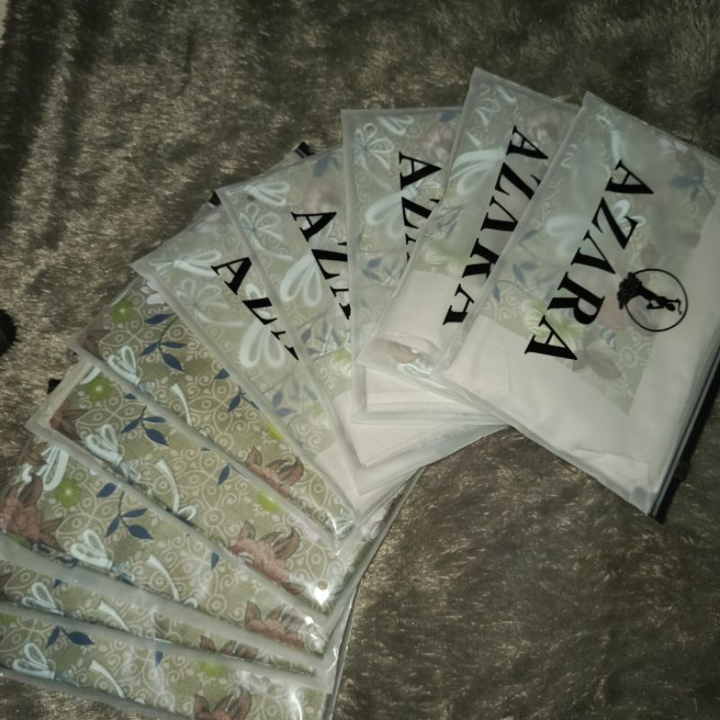 SEGI EMPAT MOTIF AZARA OSKARA