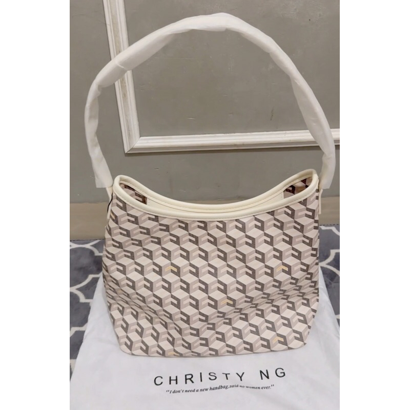 ready stock Alesso medium white christyng