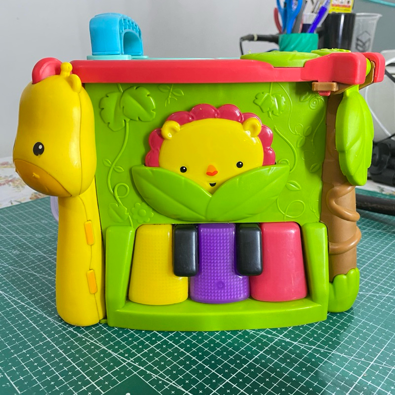Fisher Price Busy Box | PRELOVED