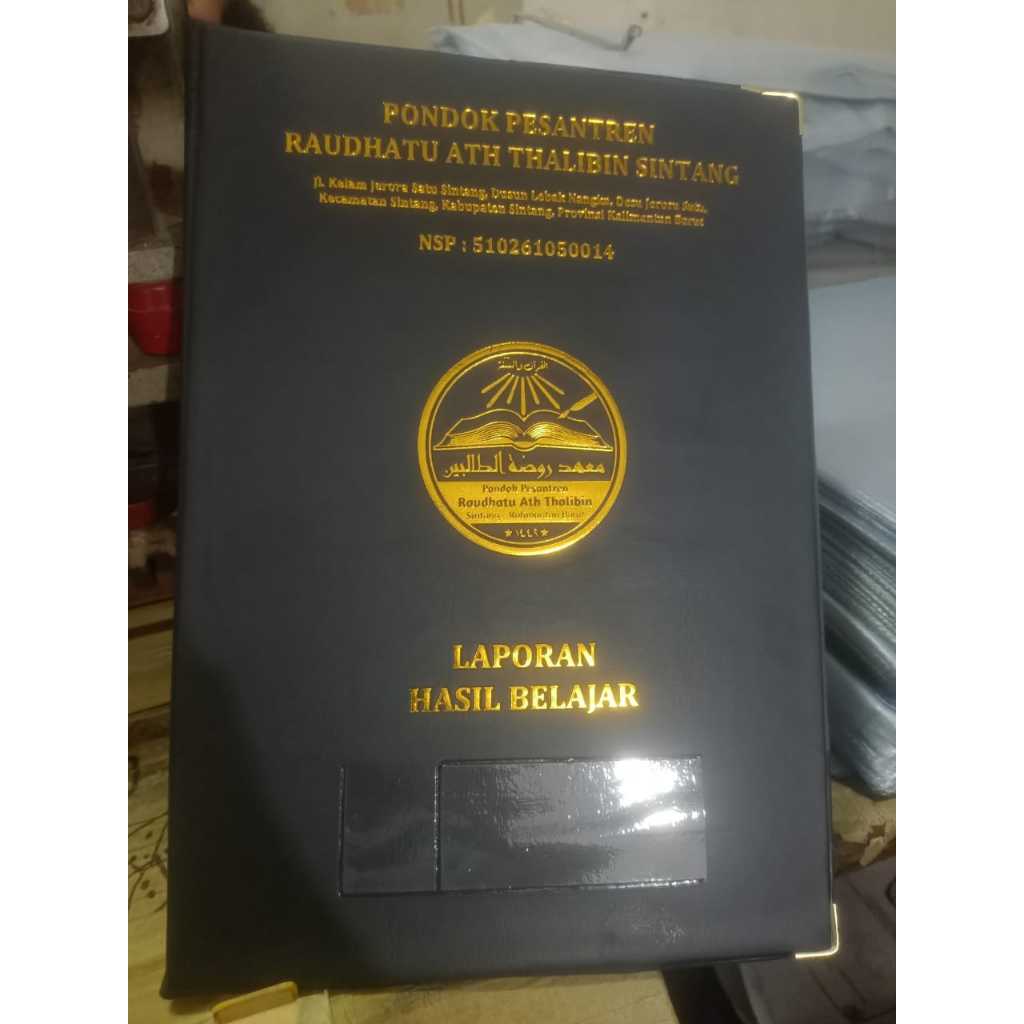

MAP RAPOT ISI 12 PLASTIK - HOTPRINT PRESS