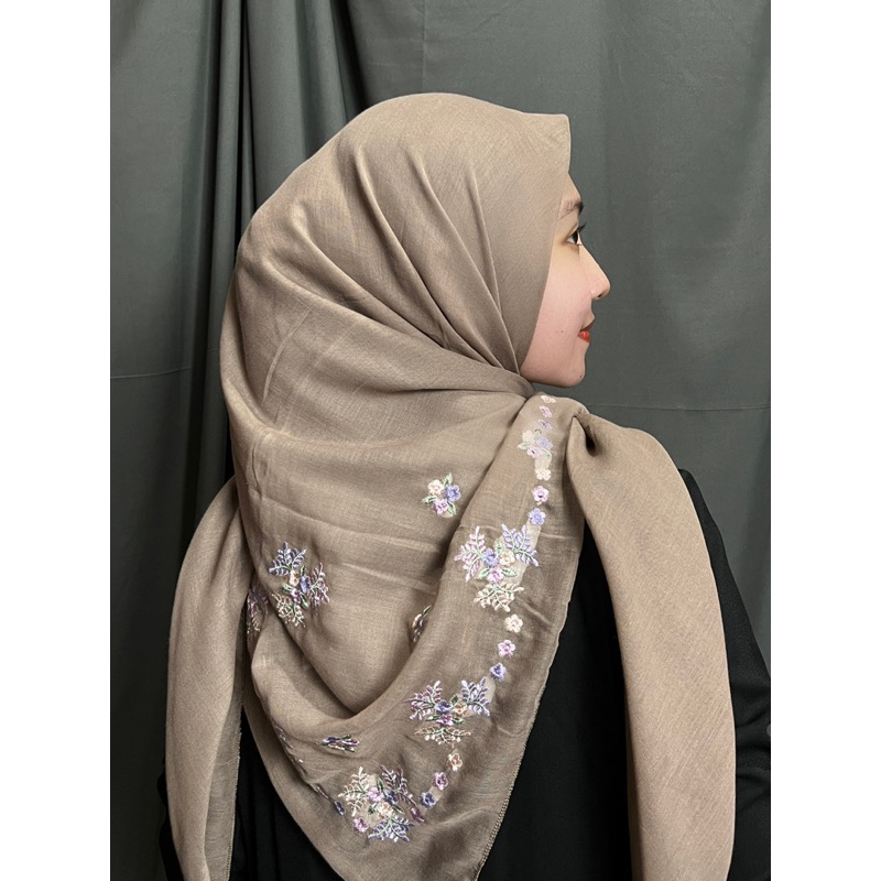 SEGIEMPAT PARIS BORDIR TASSEL