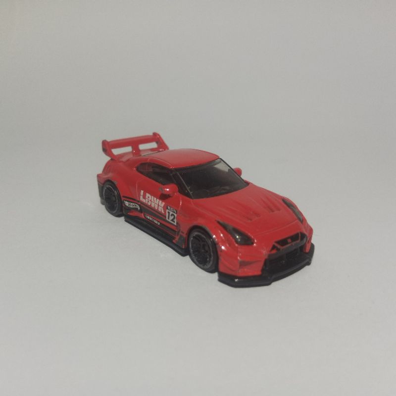 Hotwheels LBWK R35 Merah lose