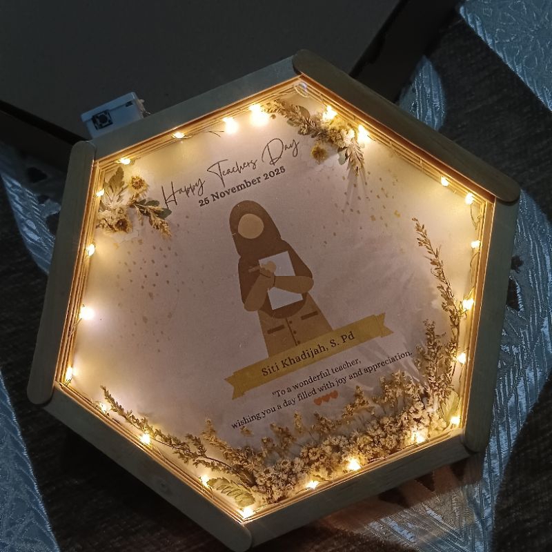 Gift- Hexa Frame Costum Name | Gift Box Hari Guru | Kado