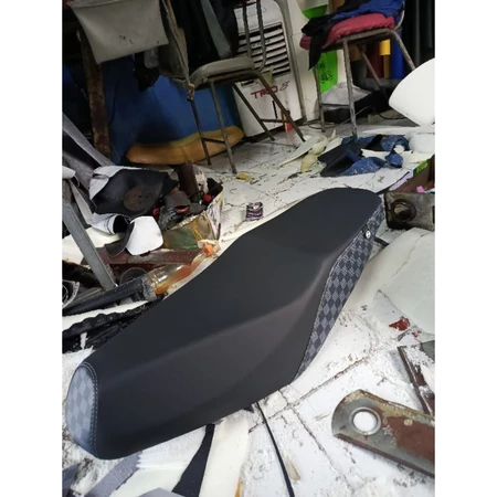 Jok Motor Motif Kombinasi mbtech - Jok motor Vario carbon catur x mbtech