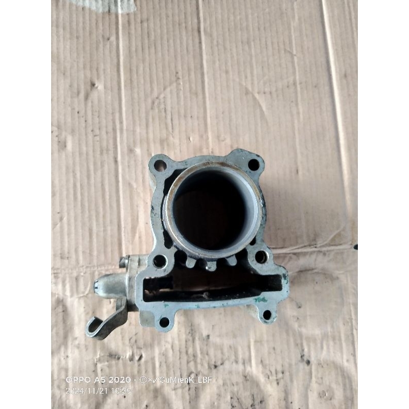 blok seher bahan baret motor Yamaha Xeon original bekas copotan