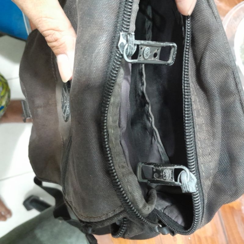 Tas selempang eiger pria wanita bekas pakai