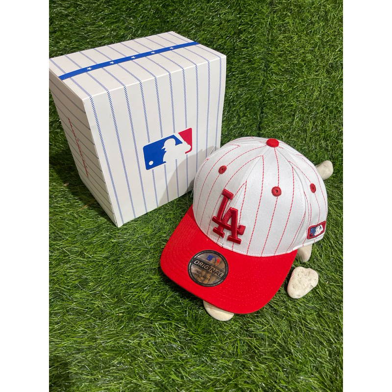 Topi Salur Putih Visor Merah Logo LA Merah MLB Unisex