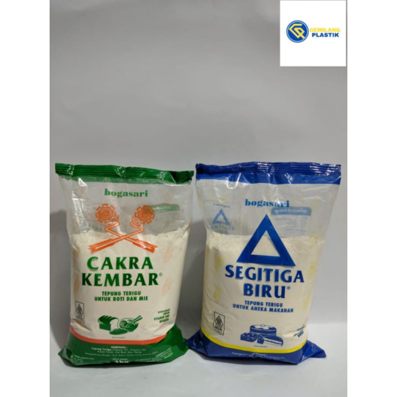 

TEPUNG SEGITIGA BIRU DAN CAKRA KEMBAR BOGASARI 1 KG KEMASAN