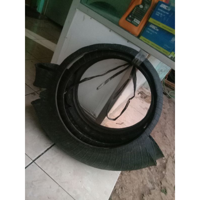 AYUNAN TRADISIONAL DARI BAN, KERAJINAN TANGAN