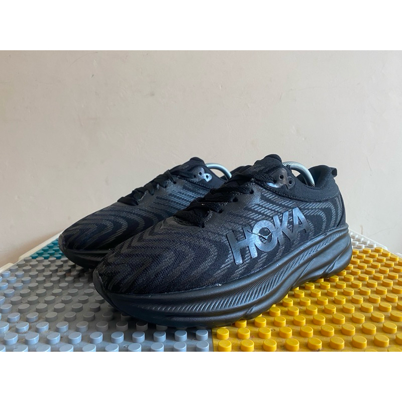 SEPATU HOKA ONE FULL BLACK SECOND MIRROR