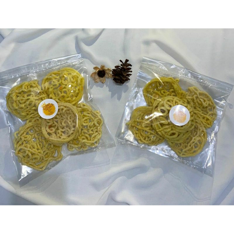 

Kerupuk mie kuning rasa bawang renyah gurih