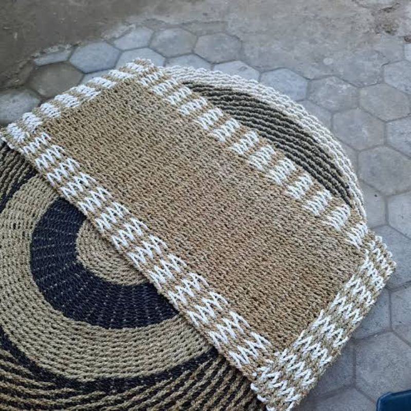 karpet anyaman kotak