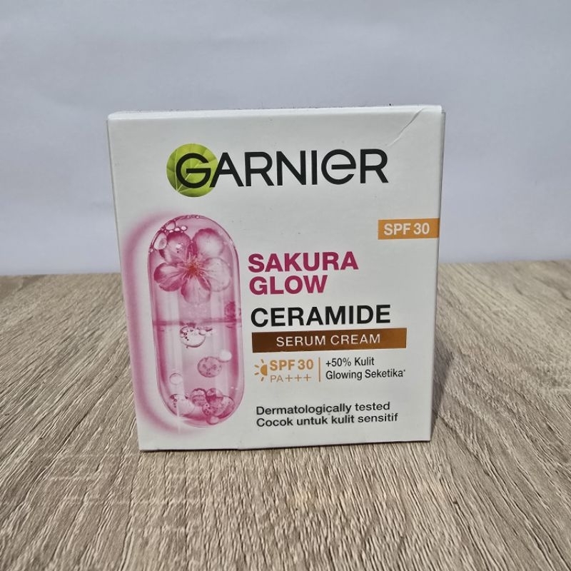 [50 ml] Garnier Day Cream Krim Siang Sakura Glow Hyaluron Ceramide Serum Day Cream Krim Siang 50 ml