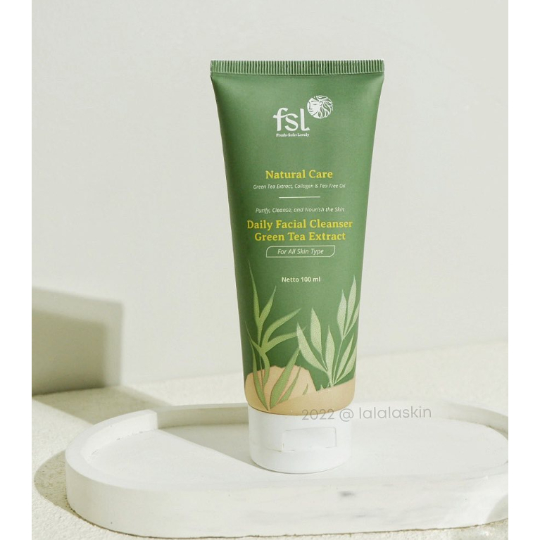 FSL Daily Facial Cleanser Menguangi minyak berlebih pada wajah